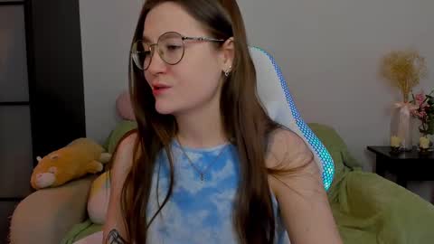 Mia with a big heart  online show from 02-24-25, 05:11