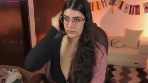 NiniHelp me by giving my show a thumbs up online show from 07-01-26, 11:48