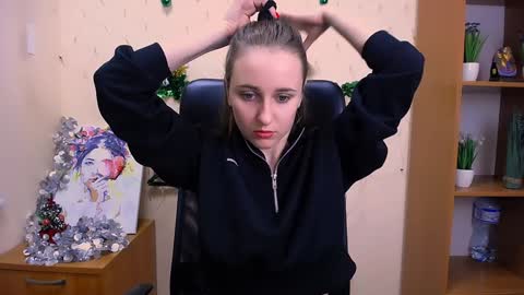 Snapshot of _nicole_new chatting on 12-22-24, 03:11 Nica online show from 12-22-24, 03:11