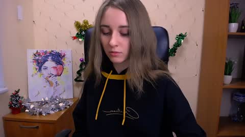 Snapshot of _nicole_new chatting on 01-03-25, 12:30 Nica online show from 01-03-25, 12:30