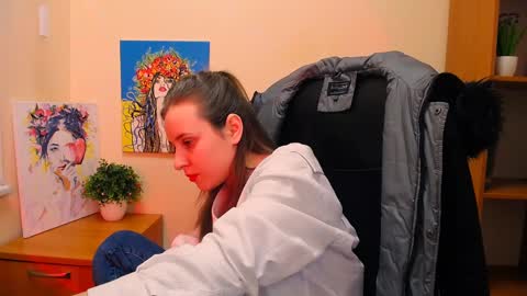 Snapshot of _nicole_new chatting on 02-18-25, 03:43 Nica online show from 02-18-25, 03:43