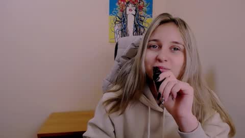 Snapshot of _nicole_new chatting on 10-19-25, 08:48 Nica online show from 10-19-25, 08:48