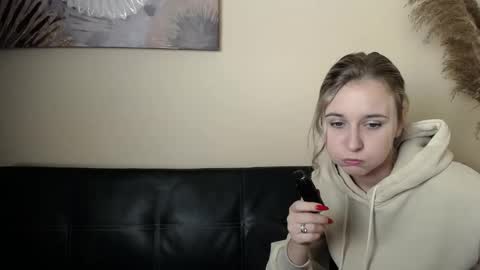 Snapshot of _nicole_new chatting on 11-05-25, 11:32 Nica online show from 11-05-25, 11:32