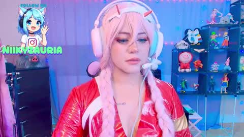 niiky online show from 11-10-25, 10:47