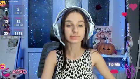 Nika online show from 10-28-25, 02:31