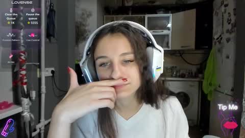 Nika online show from 12-18-25, 06:03