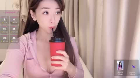 Snapshot of _nina_77 chatting on 12-31-24, 05:33 _nina_77 online show from 12-31-24, 05:33