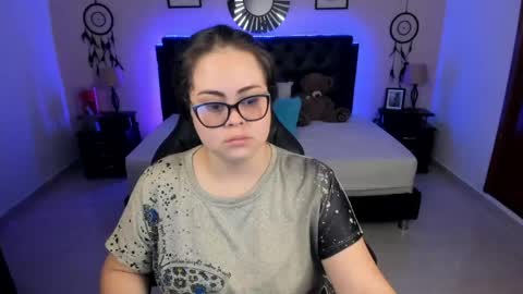 Olivia jones online show from 04-17-26, 12:08