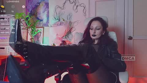 Snapshot of _owner_ chatting on 12-18-24, 01:45 The Supreme Goddess Rose online show from 12-18-24, 01:45