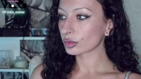 Snapshot of _owner_ chatting on 09-17-25, 07:10 The Supreme Goddess Rose online show from 09-17-25, 07:10