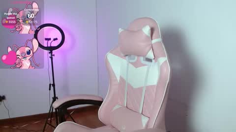 Snapshot of _pamela_smith_ chatting on 11-19-25, 01:05 Pamela Smith online show from 11-19-25, 01:05