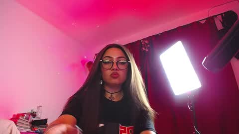 Paris online show from 04-21-26, 02:51