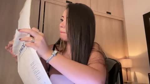 _paulah2 online show from 09-11-25, 09:04