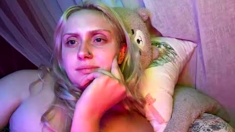 Snapshot of _peaceoutgirlscout_ chatting on 09-12-25, 02:44 _peaceoutgirlscout_ online show from 09-12-25, 02:44