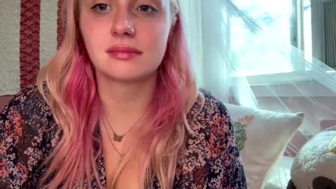 Snapshot of _peaceoutgirlscout_ chatting on 09-29-25, 08:13 _peaceoutgirlscout_ online show from 09-29-25, 08:13