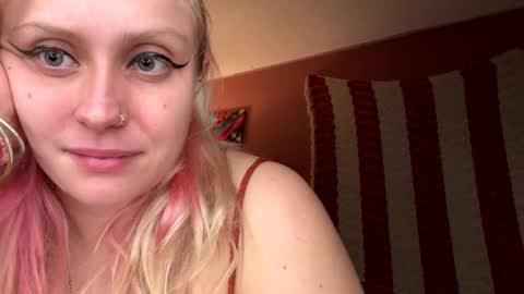 Snapshot of _peaceoutgirlscout_ chatting on 10-13-25, 12:21 _peaceoutgirlscout_ online show from 10-13-25, 12:21