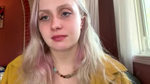 Snapshot of _peaceoutgirlscout_ chatting on 10-26-25, 05:30 _peaceoutgirlscout_ online show from 10-26-25, 05:30