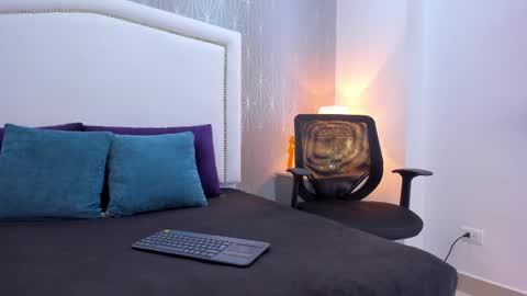  peach1  online show from 09-29-25, 02:55