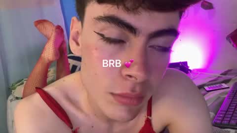 Snapshot of _peachyboy chatting on 07-18-26, 03:44 esteban online show from 07-18-26, 03:44