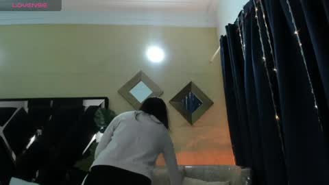 pinki online show from 04-13-26, 02:17