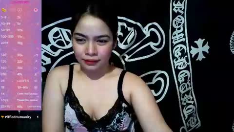 Snapshot of _preciousmoira chatting on 06-18-26, 01:06 _preciousmoira online show from 06-18-26, 01:06
