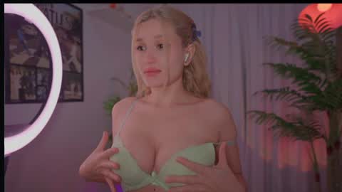 Eva online show from 06-18-26, 10:03