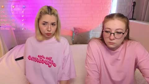 Merlizz Eva Jane Mila Nicole  left to right  online show from 11-22-25, 02:16