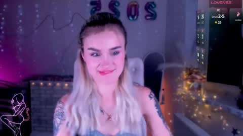 Snapshot of _ravena chatting on 01-20-25, 01:32 _ravena online show from 01-20-25, 01:32