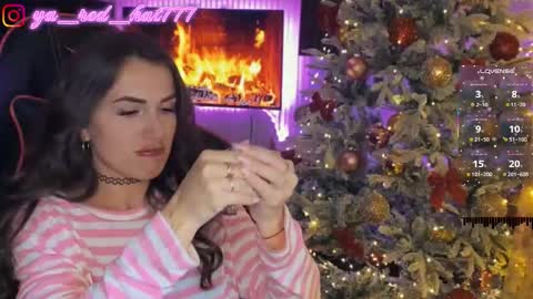 Snapshot of _red_hat_7 chatting on 12-17-25, 05:08 -RED HAT- online show from 12-17-25, 05:08