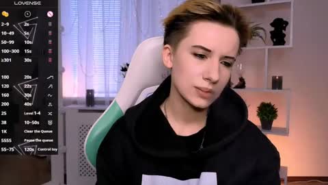 Snapshot of _rein_ramm chatting on 05-10-26, 01:27 Rein online show from 05-10-26, 01:27