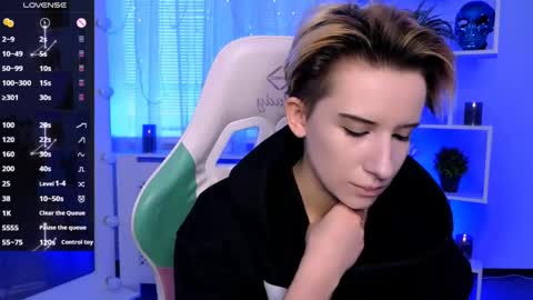 Snapshot of _rein_ramm chatting on 05-14-26, 02:46 Rein online show from 05-14-26, 02:46