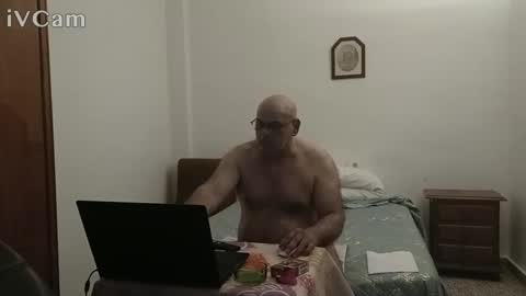 Snapshot of _reyi chatting on 05-14-26, 06:26 REY online show from 05-14-26, 06:26