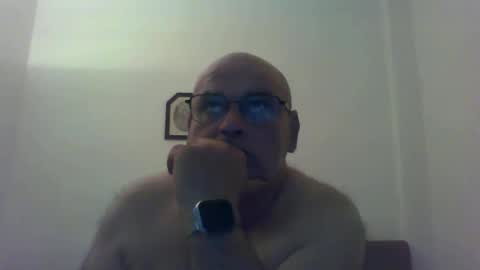 Snapshot of _reyi chatting on 05-19-26, 06:20 REY online show from 05-19-26, 06:20
