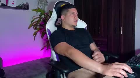 Roberto online show from 11-22-25, 07:40