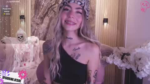 Snapshot of _sabrinaa_1 chatting on 10-27-25, 08:24 Sabrina online show from 10-27-25, 08:24