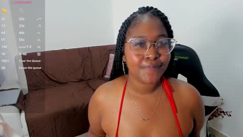 Snapshot of _sarah_banks chatting on 02-01-25, 04:00 Ms. JONES online show from 02-01-25, 04:00