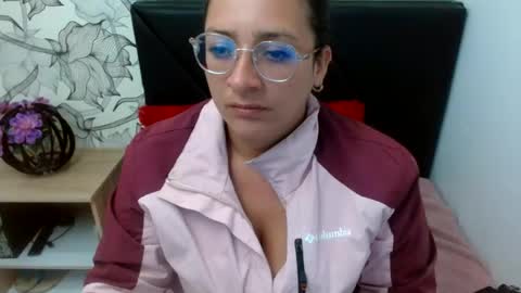 _saraximena_ online show from 07-22-26, 06:38