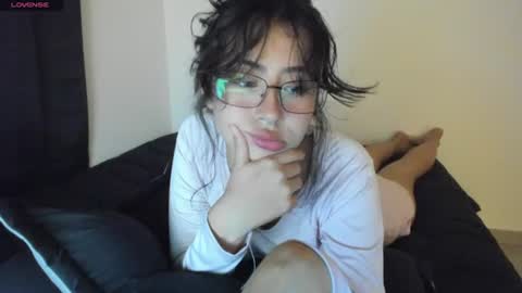 Snapshot of _scarletgirl_ chatting on 07-09-26, 03:10 Chloee online show from 07-09-26, 03:10