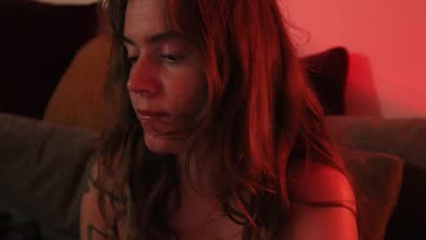 Snapshot of _sensualia_ chatting on 01-18-25, 09:24 Lia online show from 01-18-25, 09:24