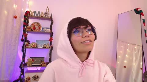 Laura online show from 12-29-24, 04:38