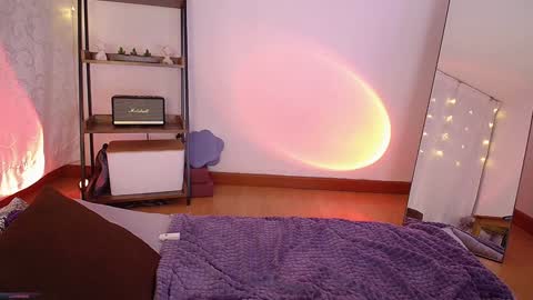 Laura online show from 01-15-25, 07:05