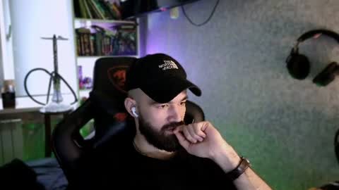 Snapshot of _serious_man chatting on 06-19-26, 01:43 Ask me online show from 06-19-26, 01:43