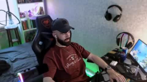Snapshot of _serious_man chatting on 06-19-26, 06:01 Ask me online show from 06-19-26, 06:01