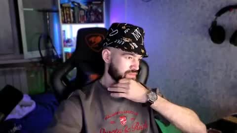 Snapshot of _serious_man chatting on 07-12-26, 08:55 Ask me online show from 07-12-26, 08:55