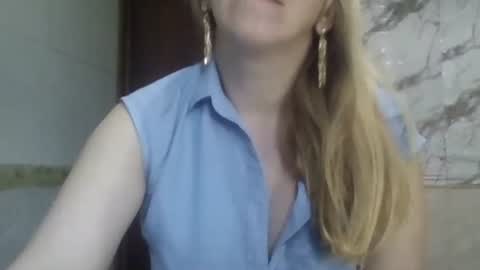 Snapshot of _sexyxsveta_ chatting on 06-04-26, 04:29 SexyXSveta online show from 06-04-26, 04:29