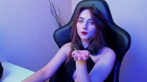 Snapshot of _silverdream chatting on 01-11-25, 12:22 _silverdream online show from 01-11-25, 12:22