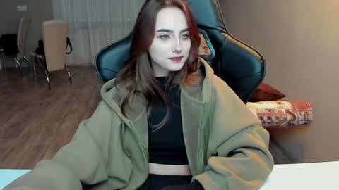 Snapshot of _silverdream chatting on 02-04-25, 05:23 _silverdream online show from 02-04-25, 05:23