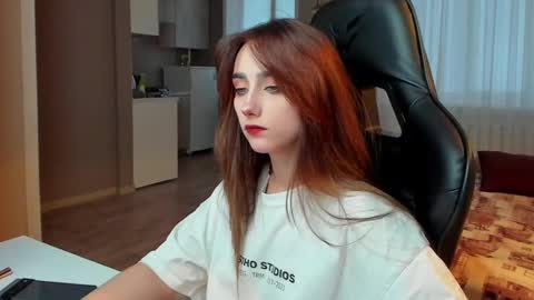 Snapshot of _silverdream chatting on 02-11-25, 04:44 _silverdream online show from 02-11-25, 04:44