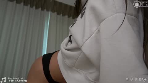 Snapshot of _sirine_ chatting on 12-21-24, 01:58 Marinette online show from 12-21-24, 01:58