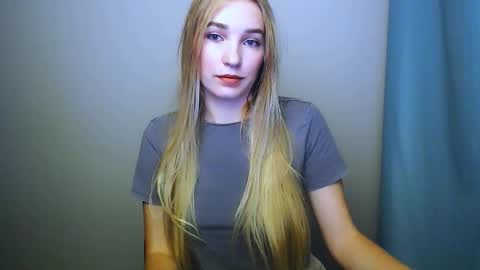 Snapshot of _snow_queen__ chatting on 11-28-25, 08:00 Rachel online show from 11-28-25, 08:00